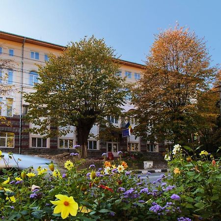 Hotel Teilor Caciulata Exterior photo